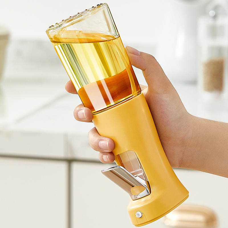 Custom Logo Fashion Oil Spray Bottles Kitchen Cooking oil and vinegar sprayer Food Grade Oil Dispenser Pressure oil atomizer spray bottle for air fryer