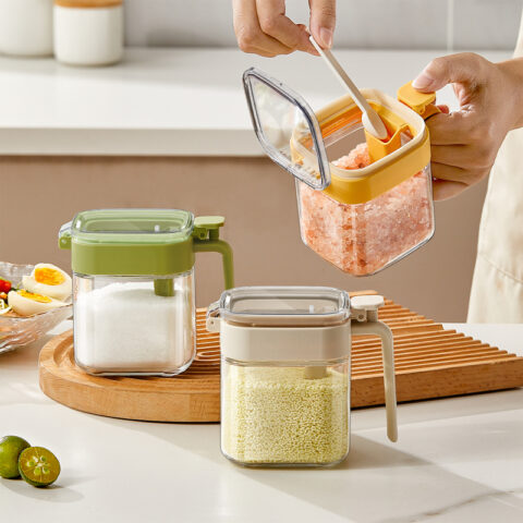Kitchen salt & pepper shakers Glass seasoning Storage jar with  Built-In Measuring spoon 400ML glass Moisture-Proof Pepper Herbs Spice Storage Containers Cooking Seasoning jars
